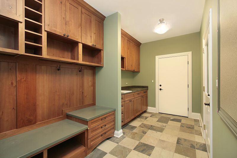 Mudroom Carpentry Installation